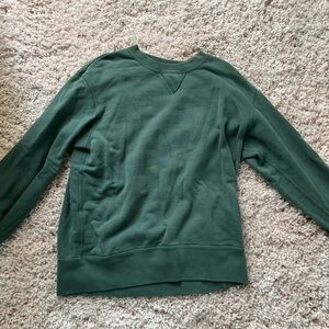 Green crewneck